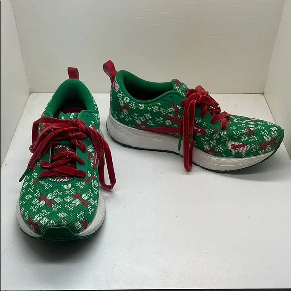 Brooks | Shoes | Brooks Revel 4 Run Merry Christmas Green  display picture 1